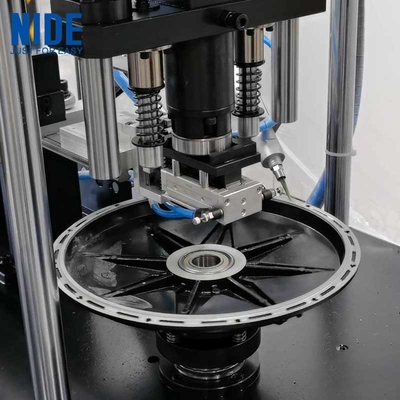 BLDC roue moteur roulement de l'huile de jointure automatique de pressage et de goulissage machine