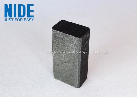 Pièces 12*18*60 de moteur de bloc de balai de charbon de graphite de grande pureté